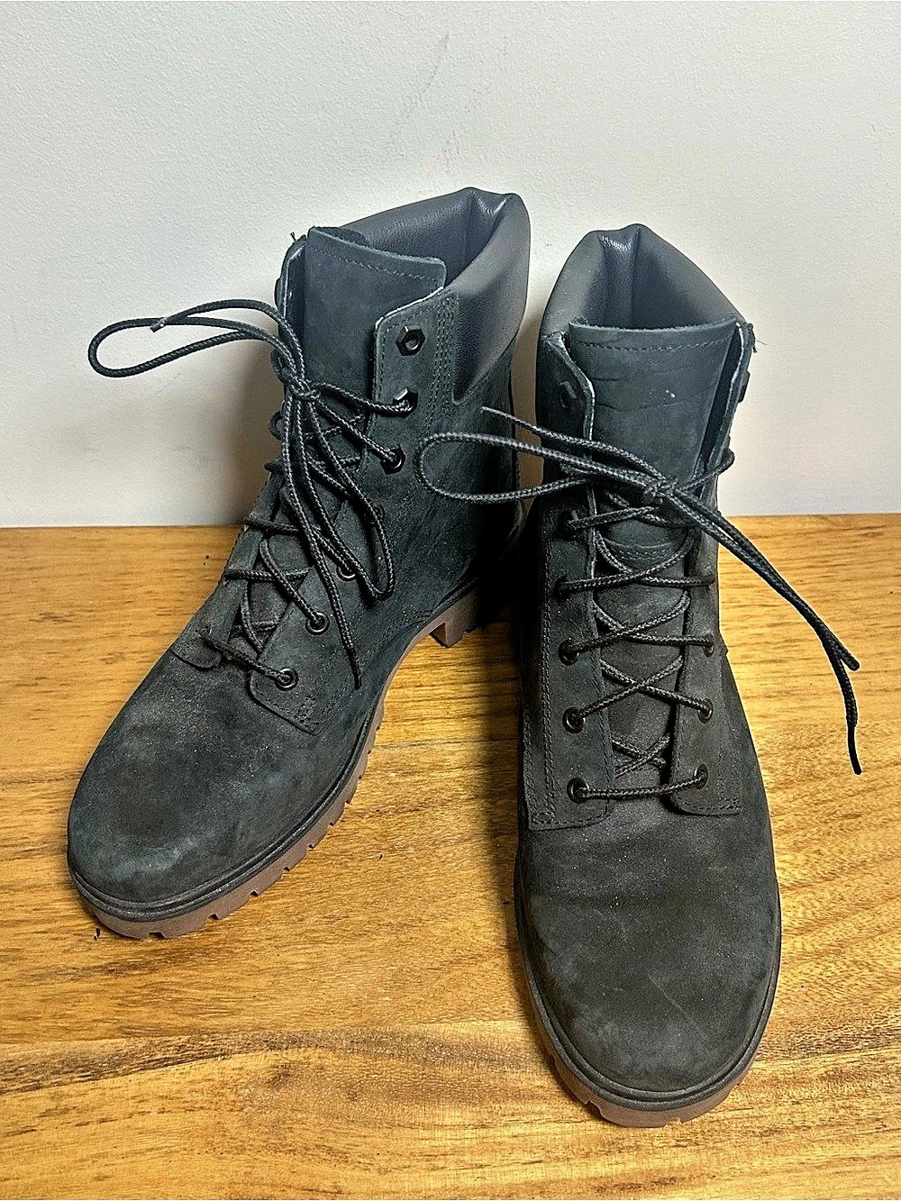Timberland Women's Premium 6-Inch Waterproof Boot US 8 Black